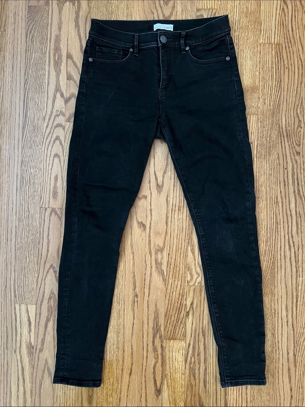 LOFT Black Skinny Jeans. Size 27/4. EUC.